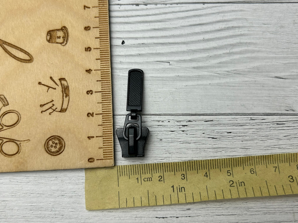 Бегунок-авомат ТРАКТОР т8 черный декор