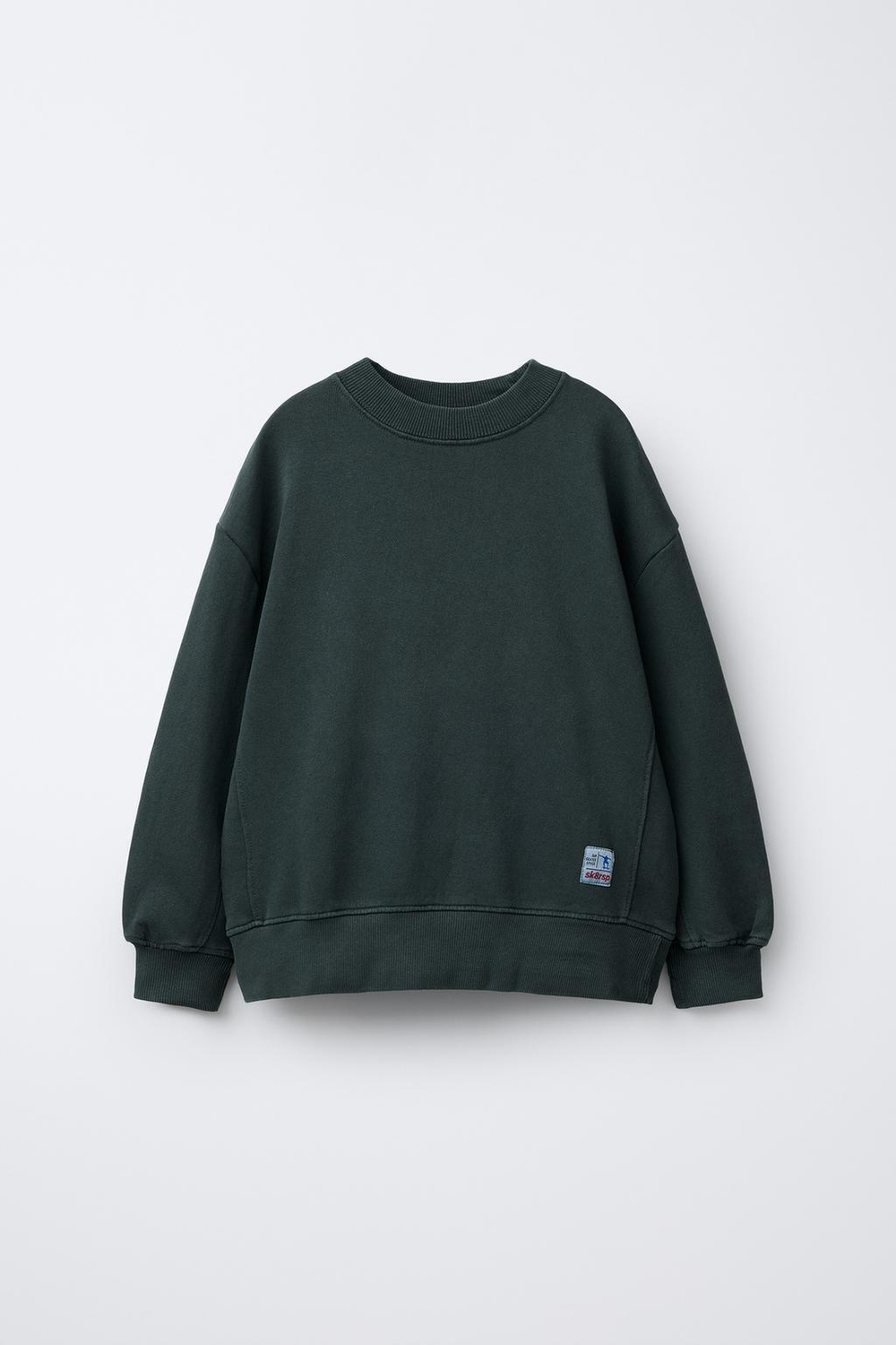 ZARA ТОЛСТОВКА GARMENT DYE С НАШИВКОЙ, ИЗУМРУДНЫЙ