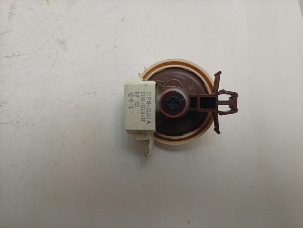 WF8500NMW/YLP кт24 Датчик уровня для стиральных машин Samsung DC96-01703A б/у