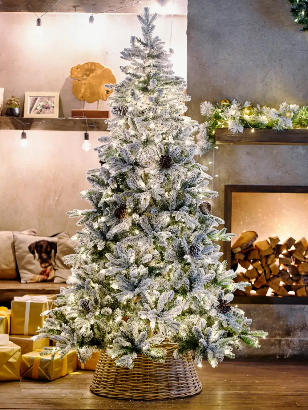 Заснеженная елка с гирляндой встроенной «Saint Paul» (Литая+пвх) 3 м