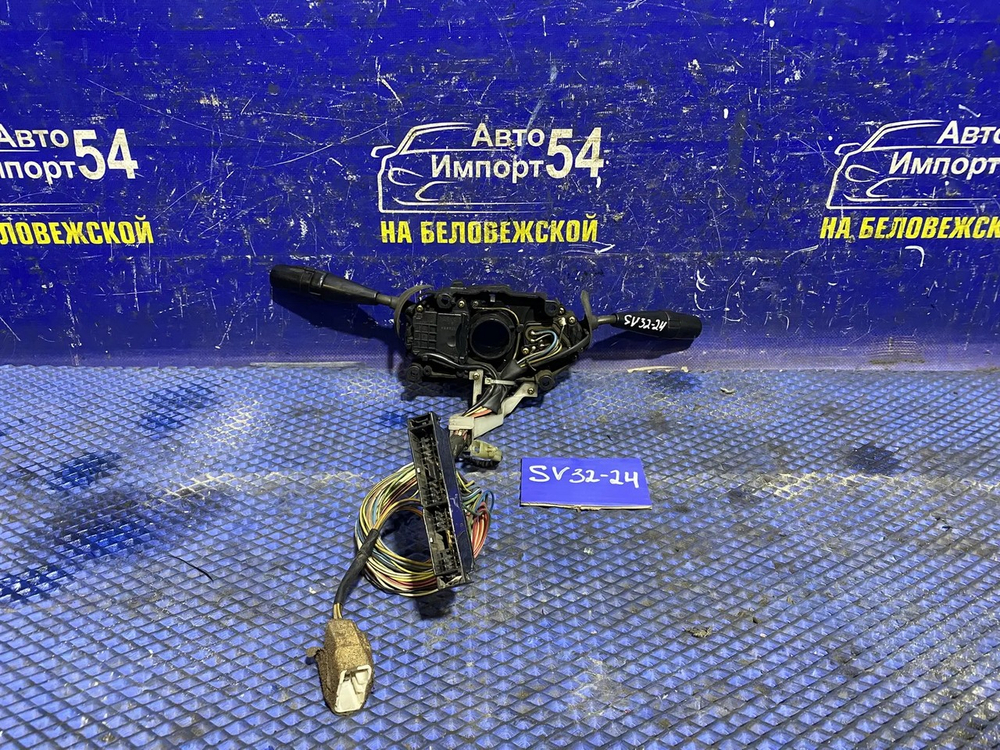 Переключатель подрулевой TOYOTA CAMRY 1993