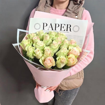 Букет из 21 роз сорта "Ла Белла" (Кения 40 см)