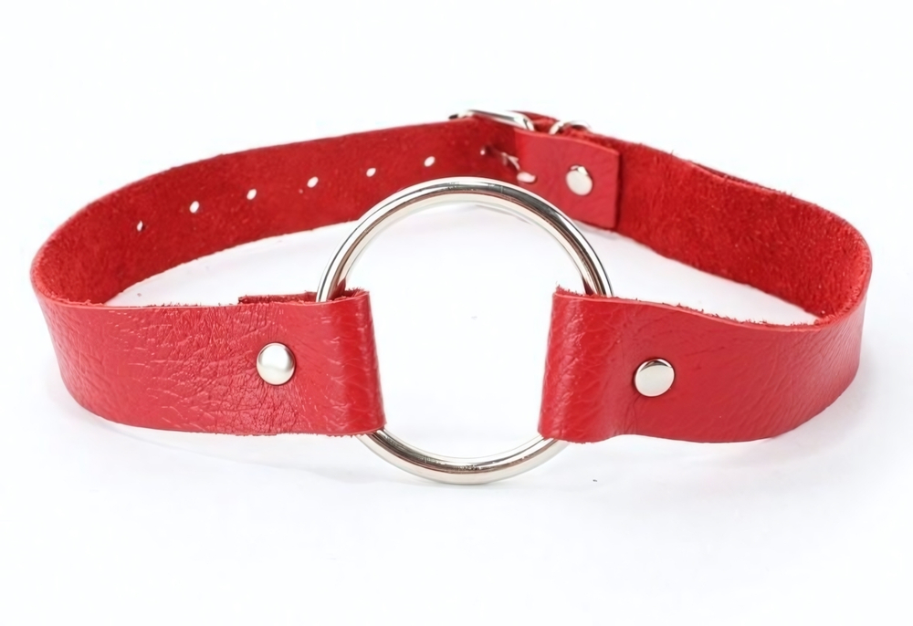 Красный кожаный кляп с кольцом (Цвет: красный)