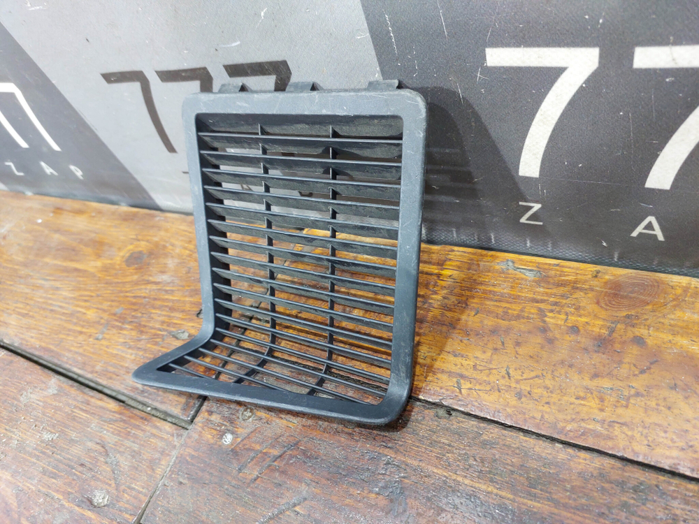 Накладка обшивки багажника правая Skoda Kodiaq 16-нв Б/У Оригинал 565868152