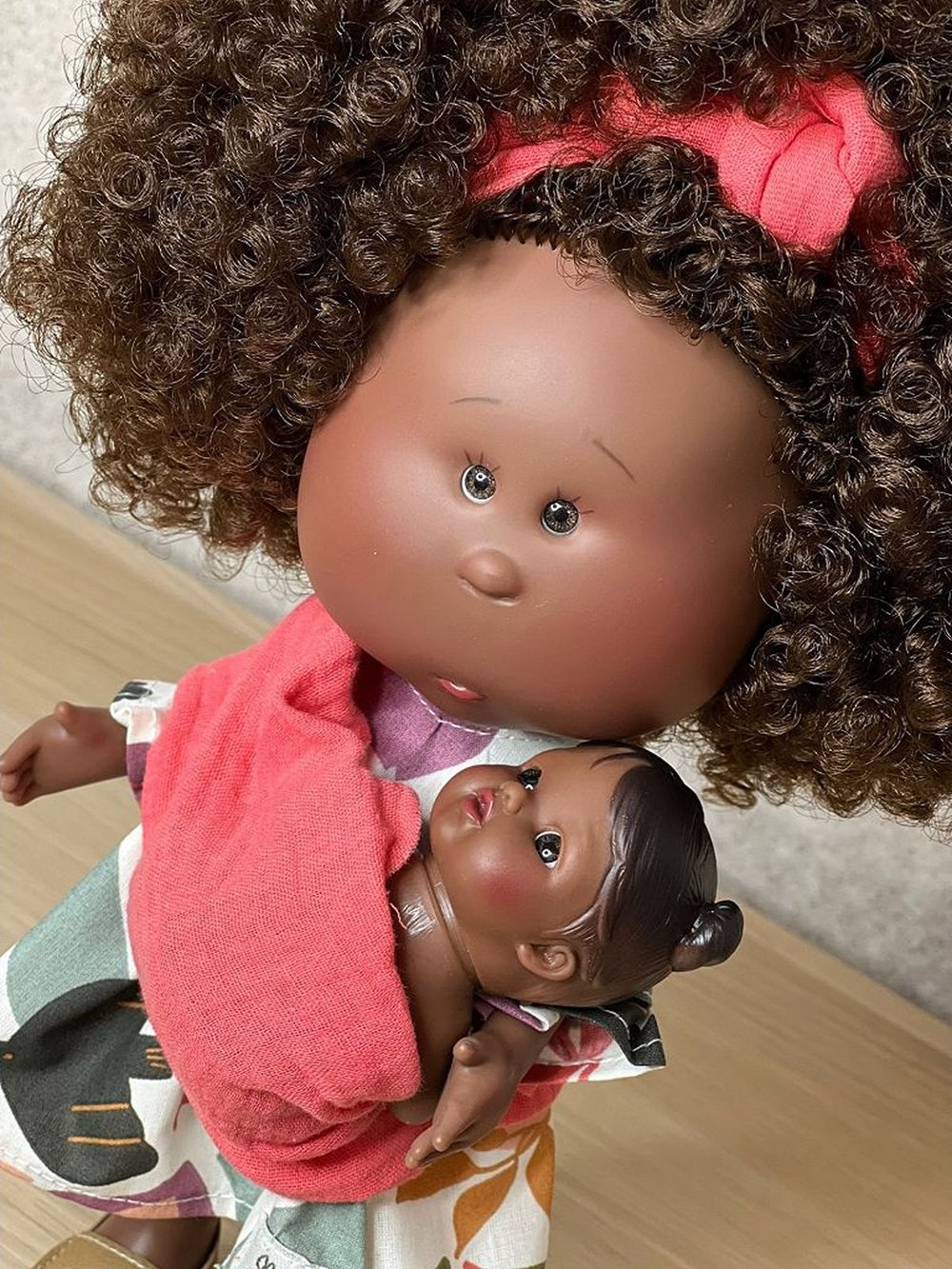 Кукла Nines виниловая 30см MIA CASE (3410A)