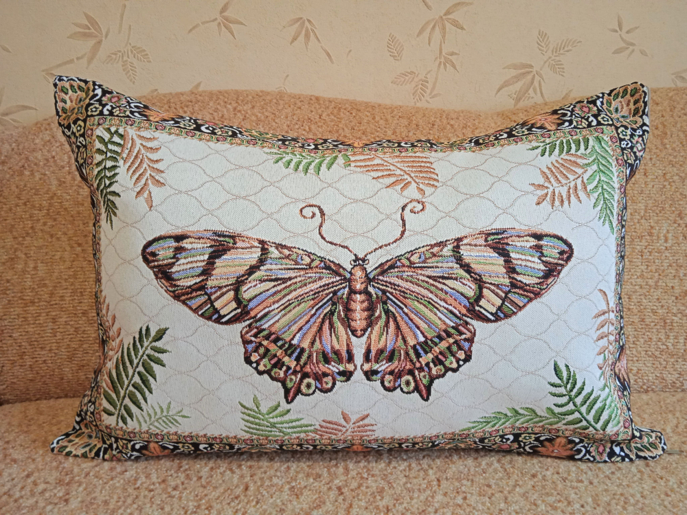 Декоративный гобеленовый чехол для интерьерной подушки Бабочка 47*68
