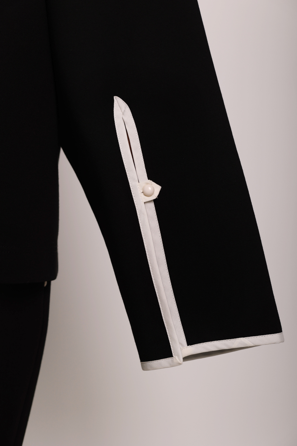 Джемпер с кантами из джерси