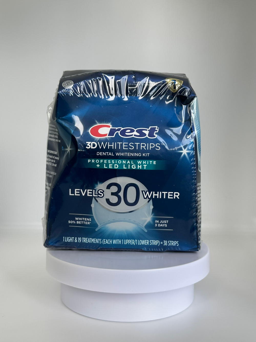 Отбеливающие полоски для зубов Crest Whitestrips Professional LED Light (Уценка)