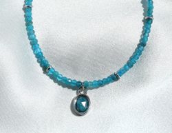 Колье из апатита