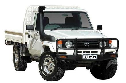 Toyota Land Cruiser 79 (1984-...)
