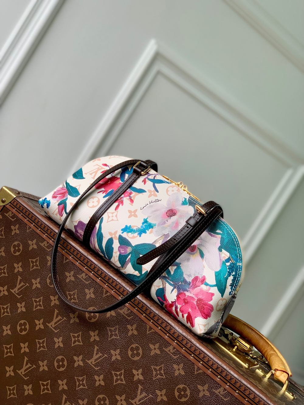 Louis Vuitton Squire East West