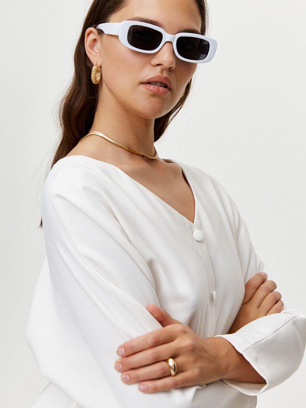 Платье на пуговицах с поясом; молочный