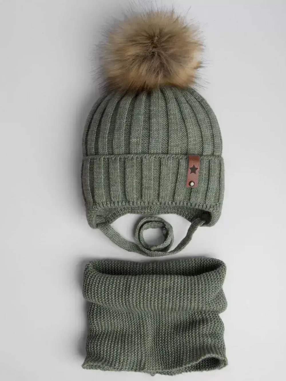 Шапка для мальчика зимняя и снуд