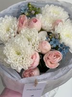 Авторский букет с голубыми незабудками