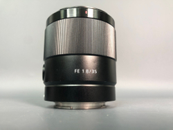 Sony FE 35mm 1.8