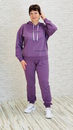 Спортивный костюм с худи и брюками