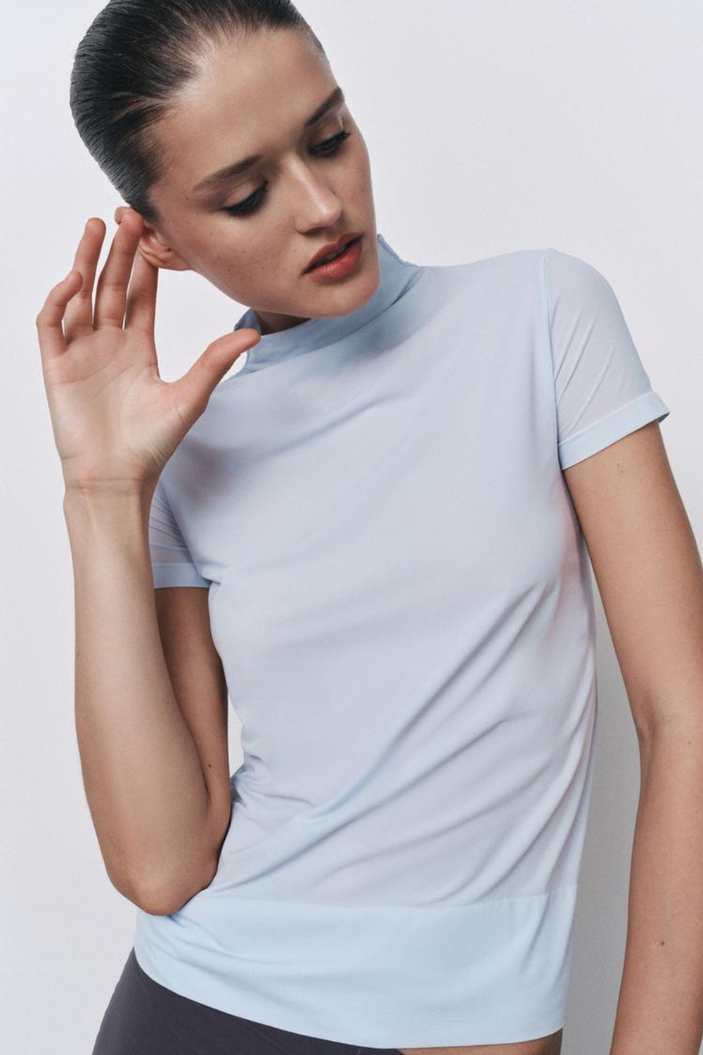 ZARA ТОП С ВЫСОКИМ ВОРОТНИКОМ ИЗ ПОЛИАМИДА, СИНИЙ