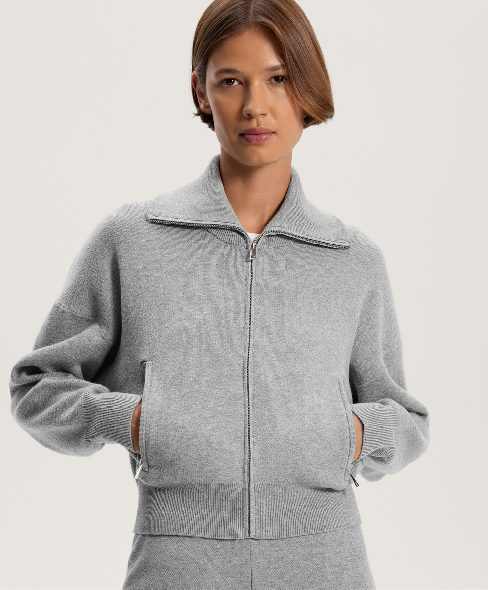 Oysho Трикотажная куртка с высоким воротом и карманами, серый