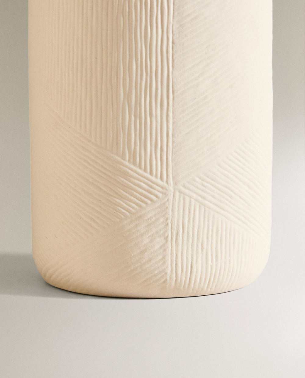 Zara Home Ваза из керамики, 21.5 см