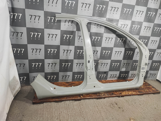 Боковина правая LADA Vesta 15-нв Новая Оригинал 8450039442