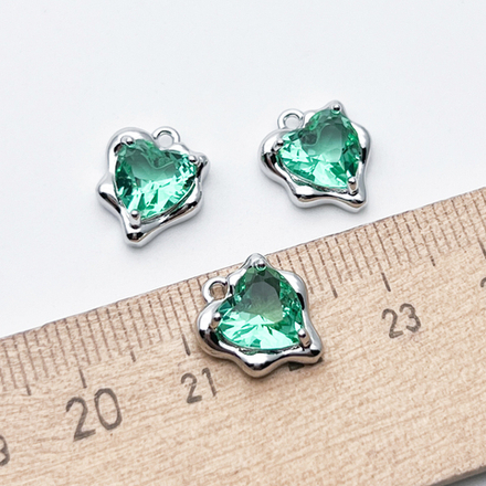 Подвеска Сердце, цвет серебро (родий) + изумрудный, размер 13*10 мм, цена за 1 шт