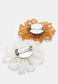 Stradivarius Набор из двух брошей из бисера, белый
