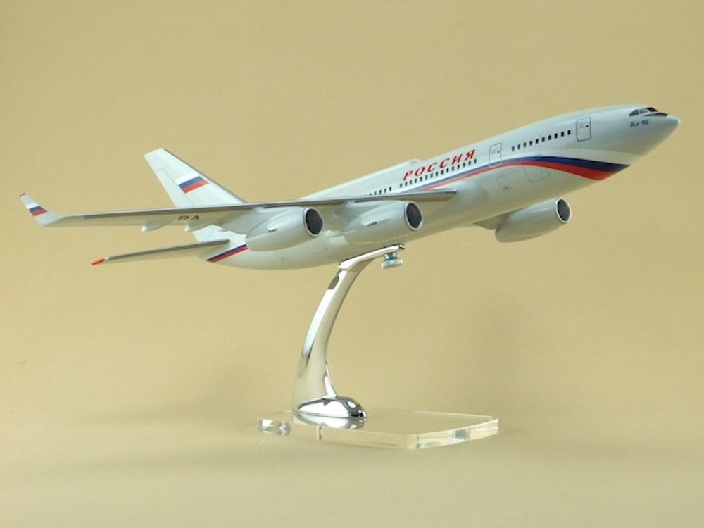 Модель самолета Ил-96-300ПУ (М1:144, СЛО Россия)