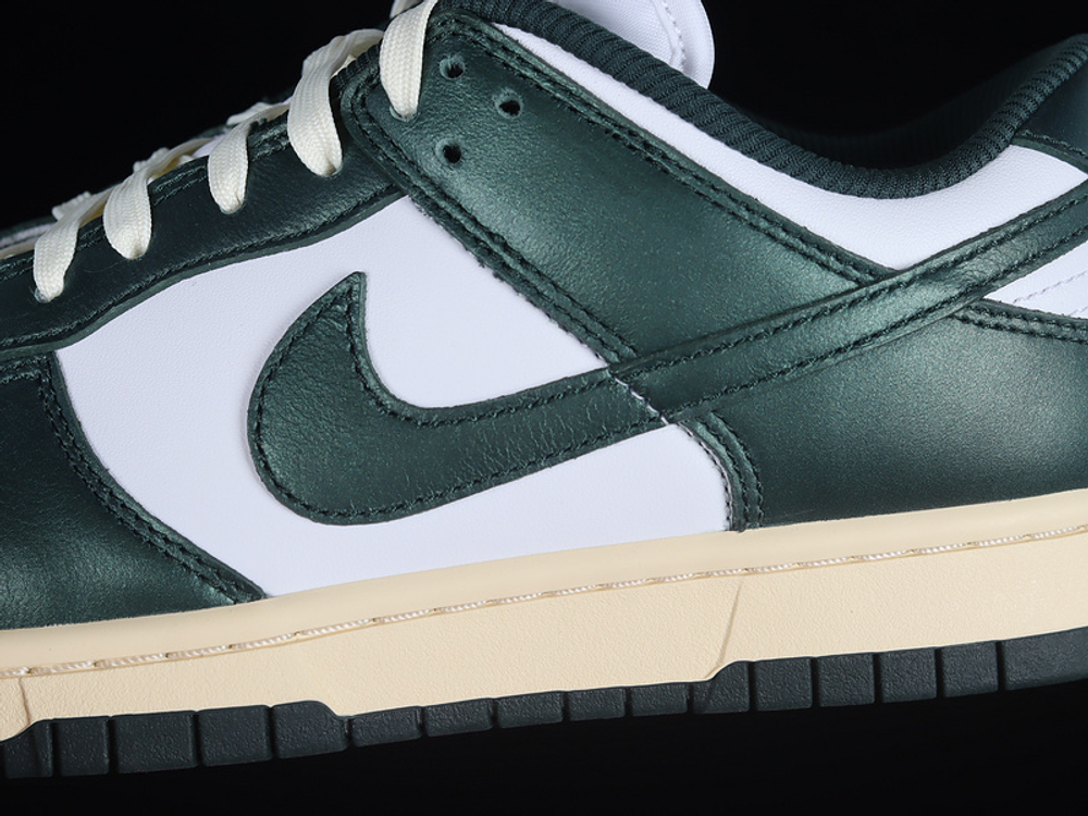 Nike Dunk Low Vintage Green