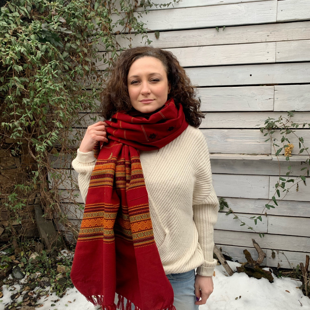 Шаль с  гуджаратской вышивкой