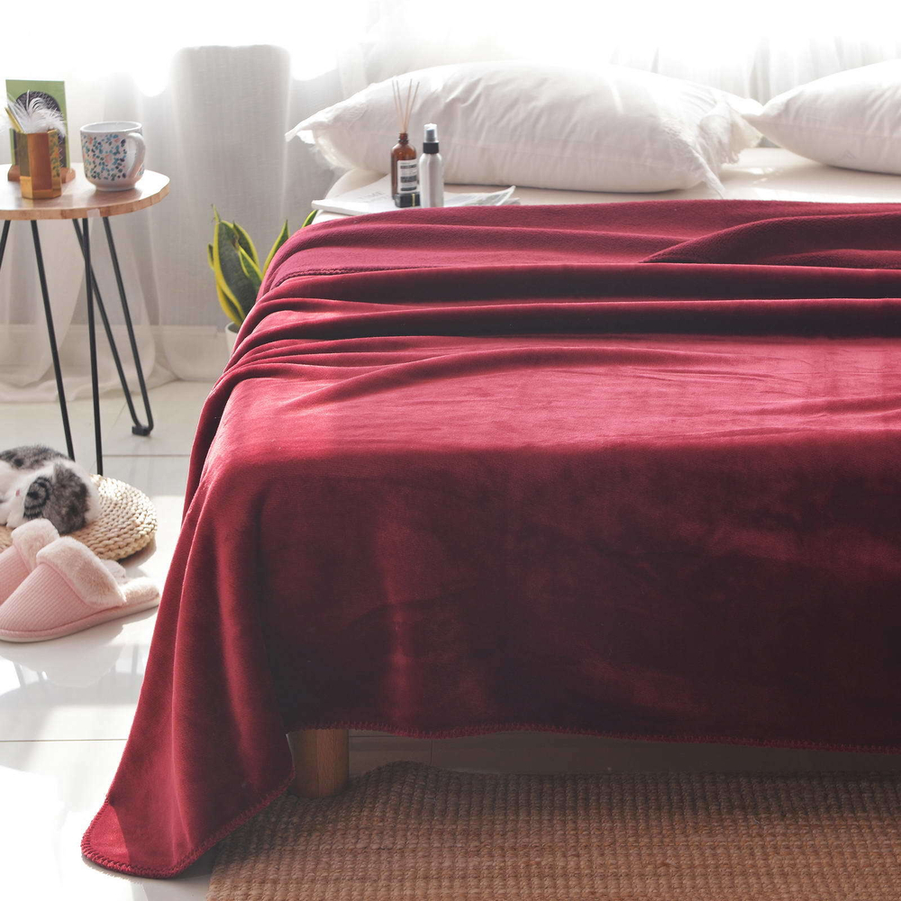 Покрывало 220х240 Sofi De MarkO София бордовое