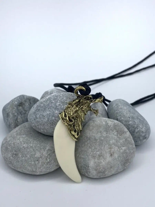 Амулет подвеска оберег Волчий Клык Зуб Волка талисман на шею