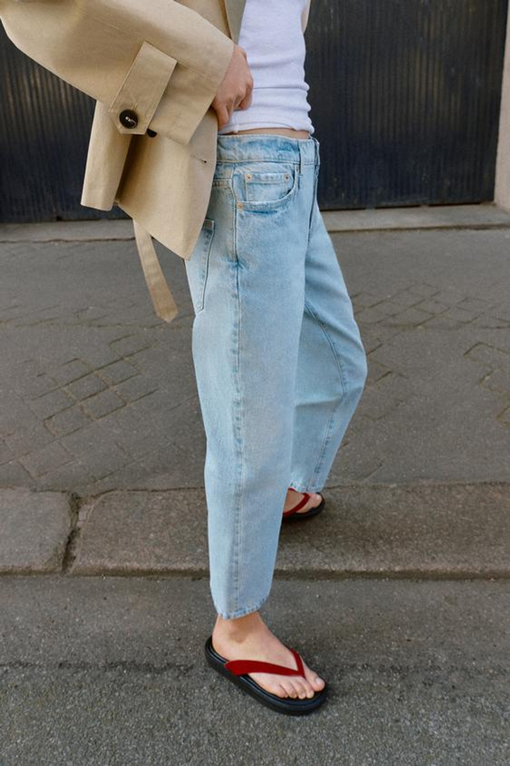 ZARA УКОРОЧЕННЫЕ ДЖИНСЫ Z1975 СО СРЕДНЕЙ ПОСАДКОЙ, ГОЛУБОЙ