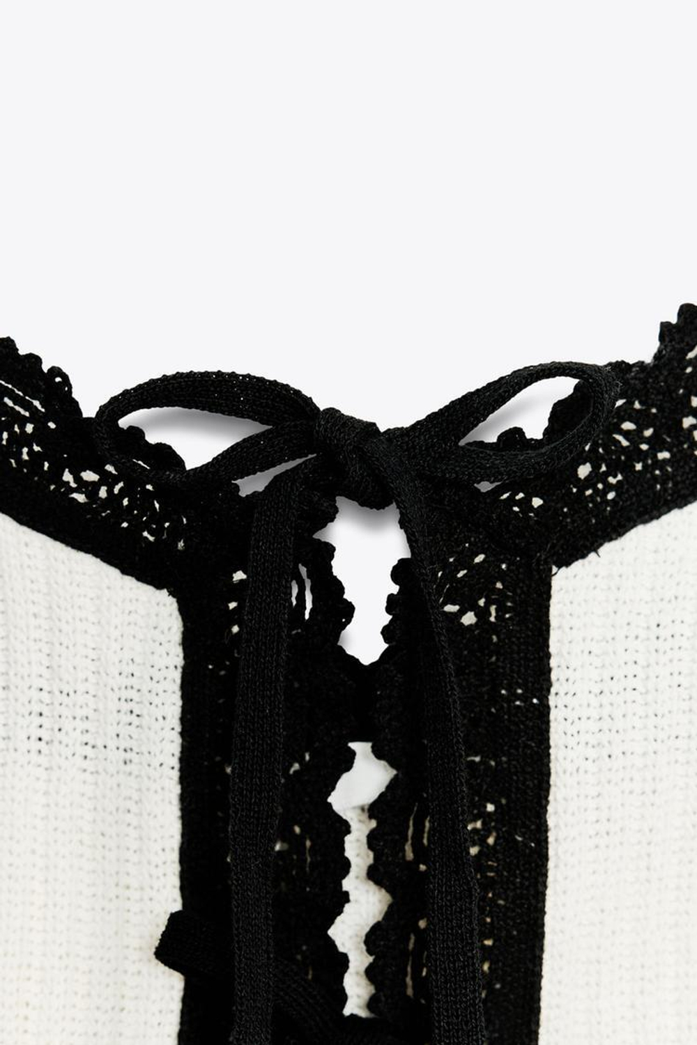 ZARA ТОП В РОМАНТИЧЕСКОМ СТИЛЕ С КОНТРАСТНЫМИ ДЕТАЛЯМИ, ЖЕЛТОВАТО-БЕЛЫЙ