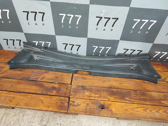 Кожух замка багажника Toyota Camry (XV70) 17-22 Б/У Оригинал 5838733140