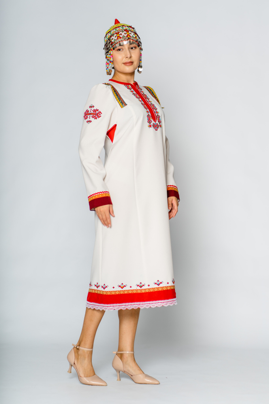 Платье женское с вышивкой