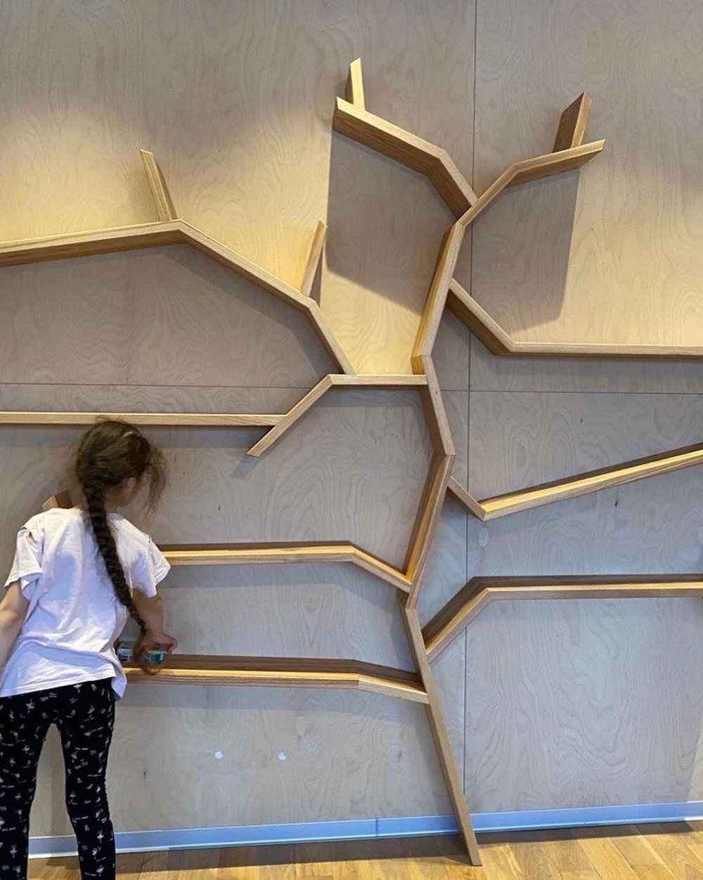 Полка/стеллаж  в виде дерева