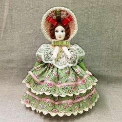 Сувенирная кукла Барышня в капоре