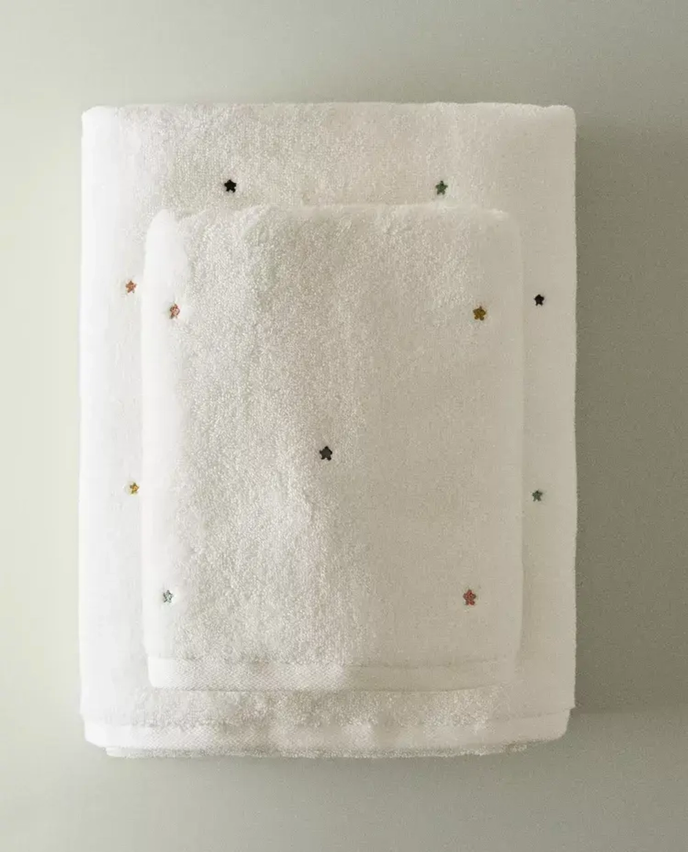 ZARA HOME ДЕТСКОЕ КУПАЛЬНОЕ ПОЛОТЕНЦЕ С ВЫШИВКОЙ «ЗВЕЗДЫ», ЖЕЛТОВАТО-БЕЛЫЙ