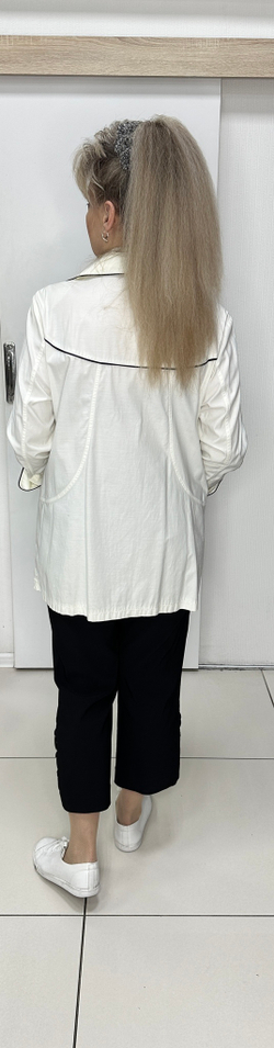 Белая ветровка из хлопка
