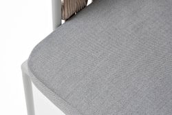 "Диего" стул плетеный из роупа, каркас из стали светло-серый (RAL7035) муар, роуп бежевый круглый, ткань светло-серая