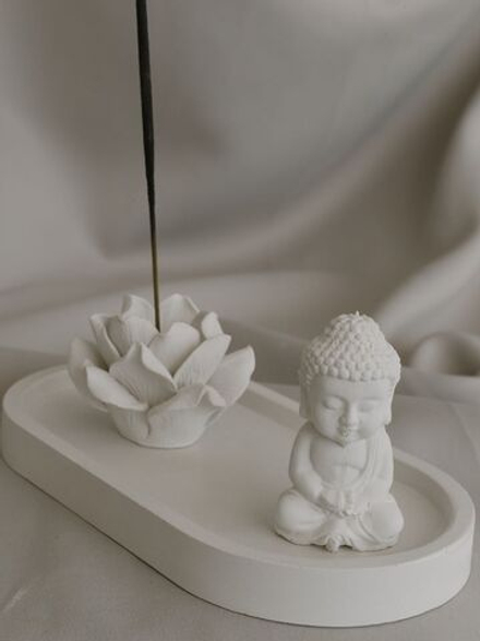 Будда и подставка для благовоний Цветок на подносе