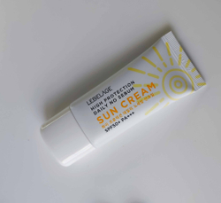 Солнцезащитный крем для лица себорегулирующий LEBELAGE HIGH PROTECTION DAILY NO SEBUM SUN CREAM