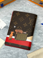 Женская обложка для паспорта Louis Vuitton с принтом льва