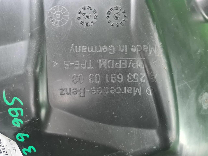 Подкрылок передний левый Mercedes GLC X253 (2015-2019)