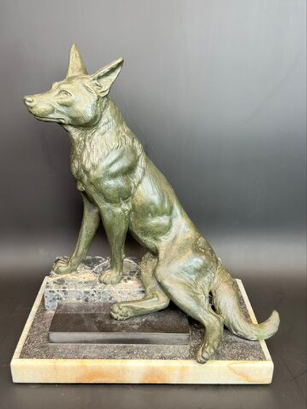 Скульптура в стиле Ар-Деко — Овчарка