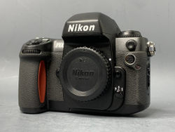 Nikon F100