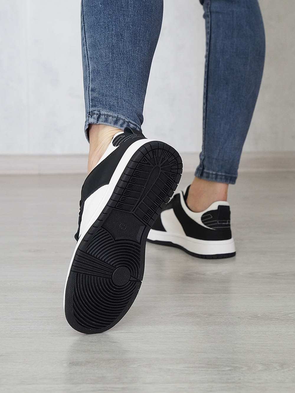 Кроссовки женские демисезонные