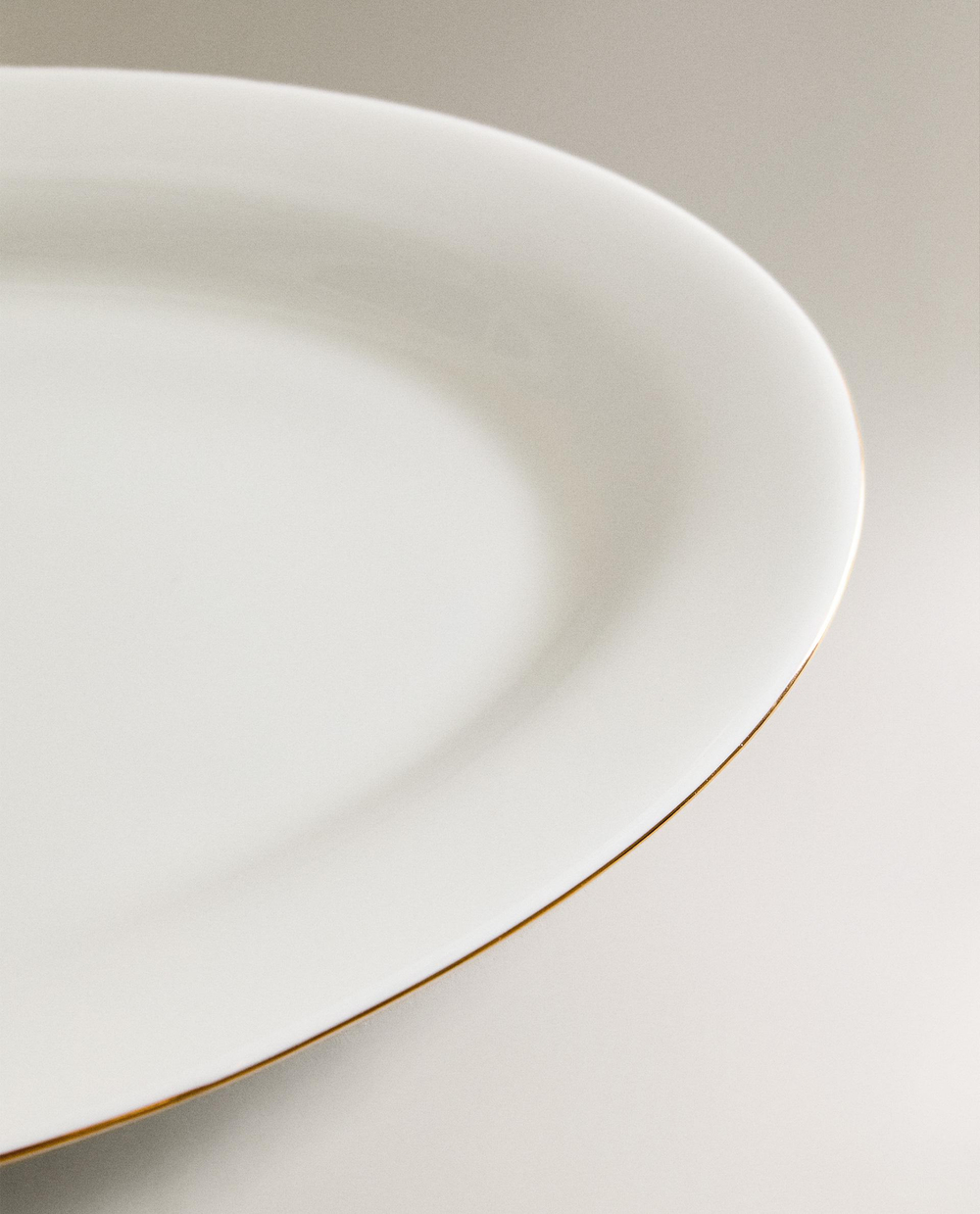 Zara Home блюдо сервировочное из костяного фарфора, цвет золотой, 35 см