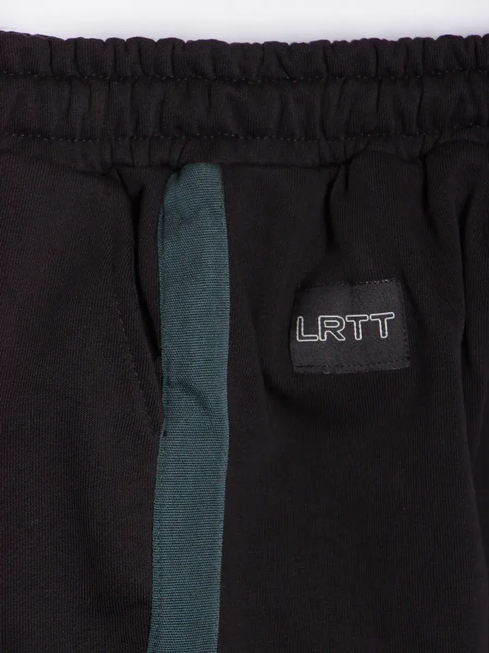 Спортивные шорты для мальчика на лето