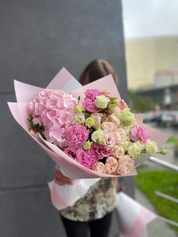 Букет цветов Розовое кружево с гортензией